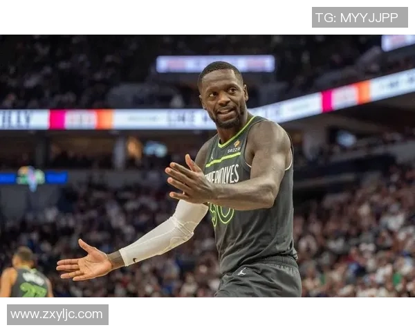 身手全能!兰德尔半场8中5拿到16分5板5助 正负值+7 身手全能!兰德尔半场8中5拿到16分5板5助 正负值+7